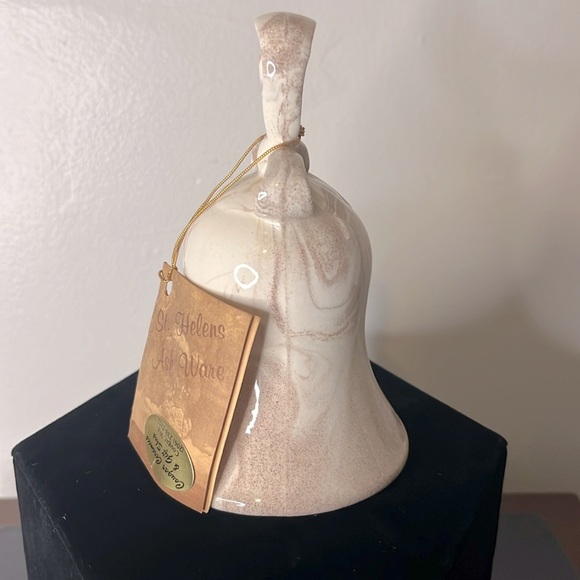 Mount St. Helen Ash Ware Marble Glaze Signed Bell - Picture 3 of 7